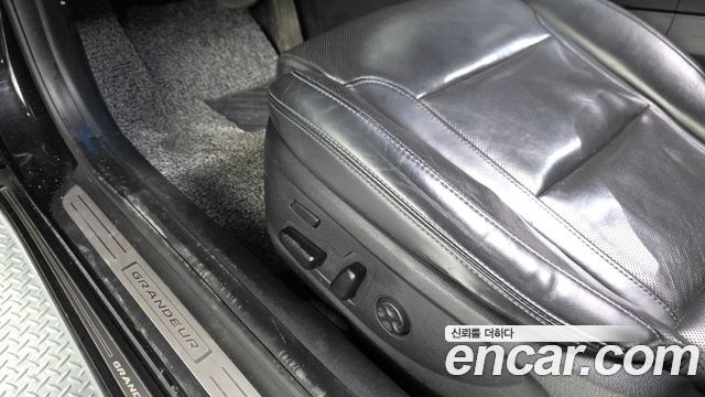 Hyundai Grandeur (IG) 3.0 Exclusive Special 2017 — фото 32