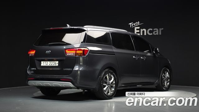 Kia Carnival 9-seater Prestige 2015 — фото 2
