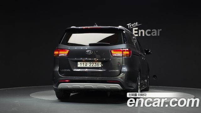 Kia Carnival 9-seater Prestige 2015 — фото 4