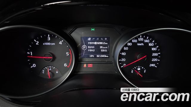 Kia Carnival 9-seater Prestige 2015 — фото 8