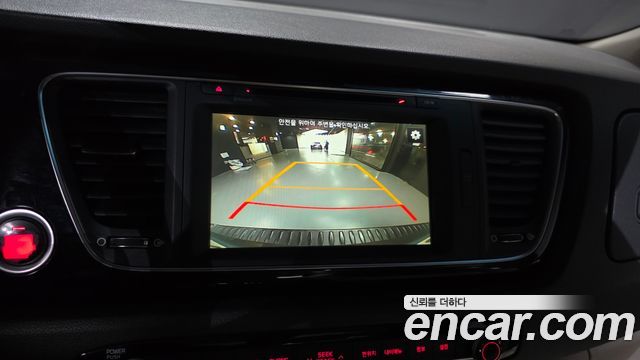 Kia Carnival 9-seater Prestige 2015 — фото 15