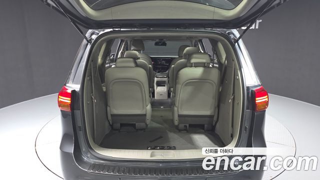 Kia Carnival 9-seater Prestige 2015 — фото 20