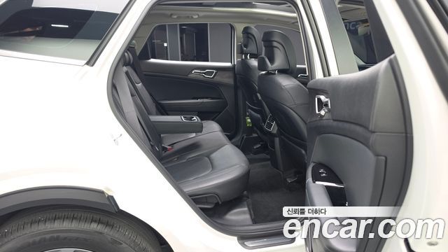 Kia Sportage (V) Diesel 2.0 2WD Signature 2023 — фото 12