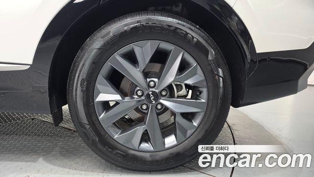 Kia Sportage (V) Diesel 2.0 2WD Signature 2023 — фото 21