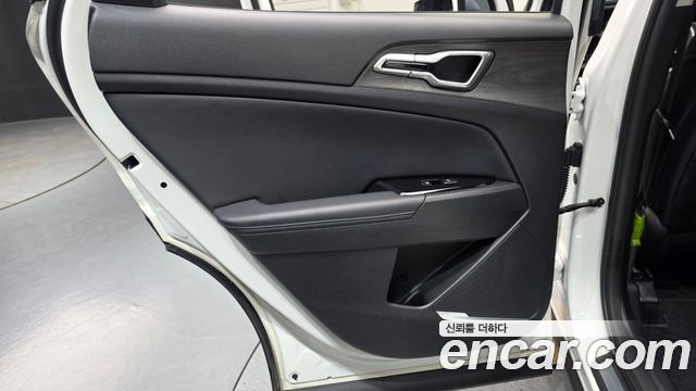 Kia Sportage (V) Diesel 2.0 2WD Signature 2023 — фото 25