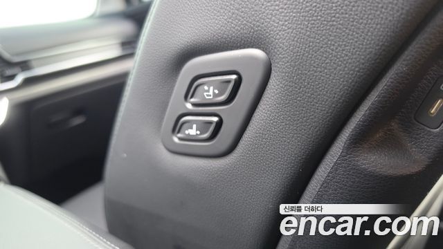 Kia Sportage (V) Diesel 2.0 2WD Signature 2023 — фото 32