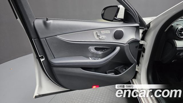 Mercedes-Benz E-Class (W213) E200 Avantgarde 2018 — фото 21