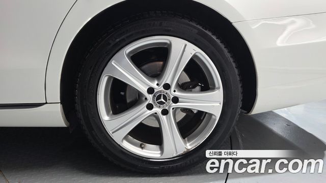 Mercedes-Benz E-Class (W213) E200 Avantgarde 2018 — фото 27