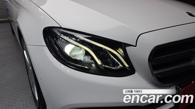 Mercedes-Benz E-Class (W213) E200 Avantgarde 2018 — фото 28