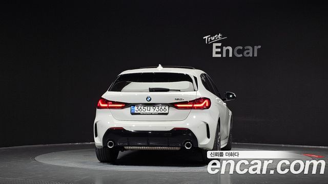 BMW 1 Series (F40) 120i M Sports 2023 — фото 4
