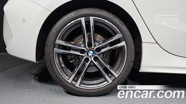 BMW 1 Series (F40) 120i M Sports 2023 — фото 5