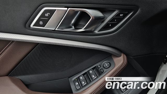 BMW 1 Series (F40) 120i M Sports 2023 — фото 12
