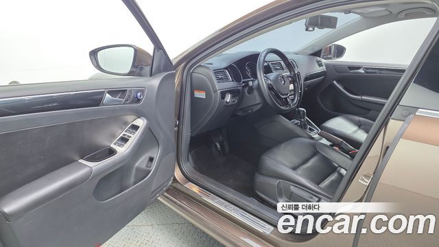 Volkswagen Jetta 2.0 TDI BlueMotion Premium 6th 2015 — фото 10
