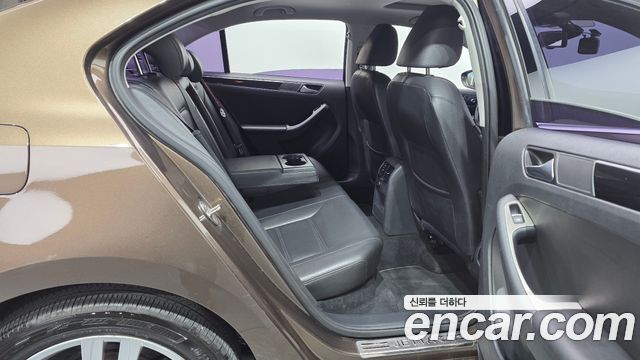 Volkswagen Jetta 2.0 TDI BlueMotion Premium 6th 2015 — фото 12