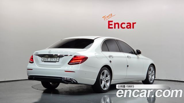 Mercedes-Benz E-Class (W213) E220d Avantgarde 2017 — фото 2