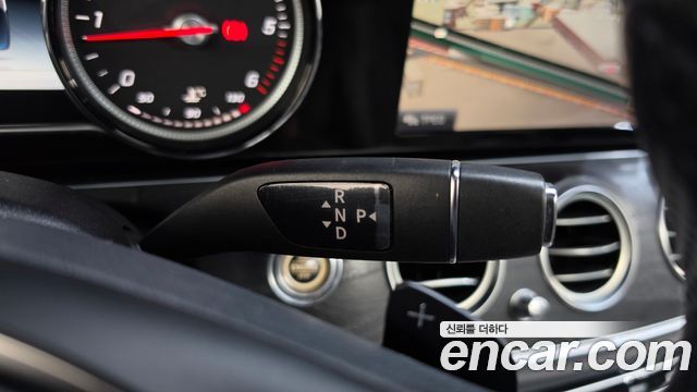 Mercedes-Benz E-Class (W213) E220d Avantgarde 2017 — фото 9