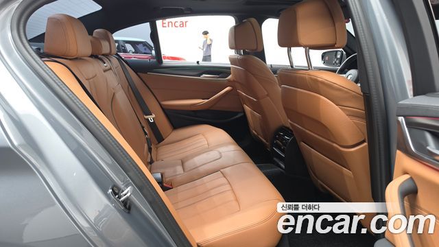 BMW 5 Series (G30) 520i M Sport 2023 — фото 15