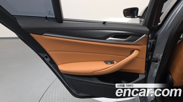 BMW 5 Series (G30) 520i M Sport 2023 — фото 31