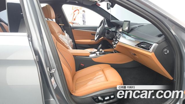 BMW 5 Series (G30) 520i M Sport 2023 — фото 32