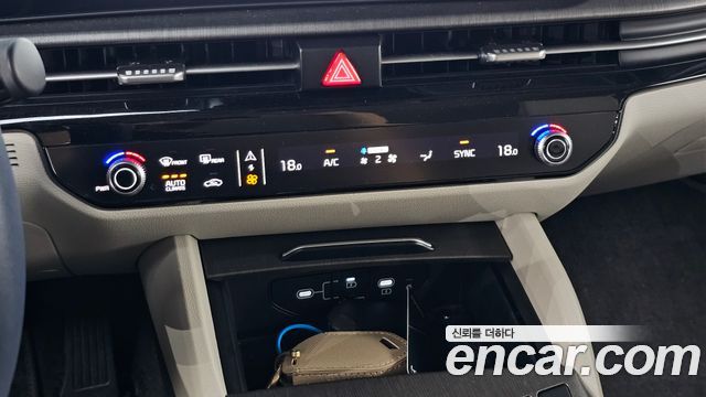 Kia Sportage (V) Gasoline 1.6 Turbo 2WD Signature 2026 — фото 27