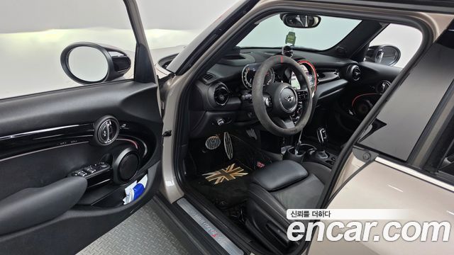 MINI Cooper S 5Door Classic Third Generation 2022 — фото 10