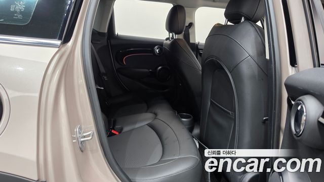 MINI Cooper S 5Door Classic Third Generation 2022 — фото 16