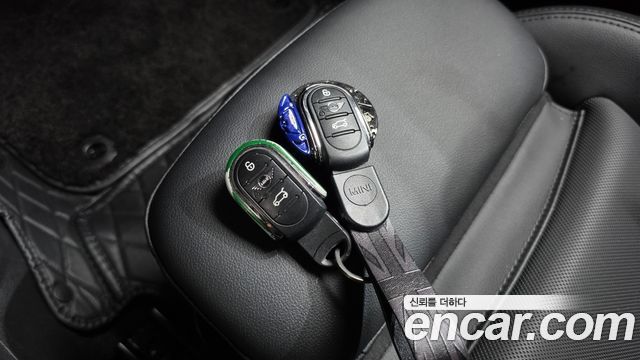 MINI Cooper S 5Door Classic Third Generation 2022 — фото 24