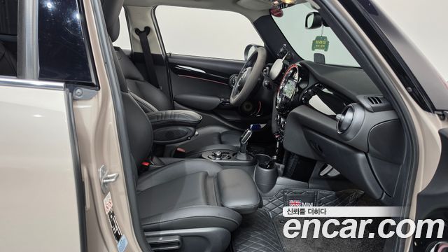 MINI Cooper S 5Door Classic Third Generation 2022 — фото 32