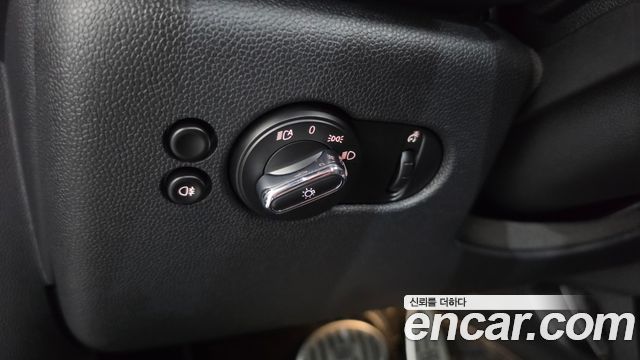 MINI Cooper S 5Door Classic Third Generation 2022 — фото 35