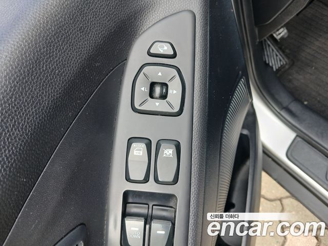 Hyundai Tucson ix Diesel 2WD X20 Luxury 2012 — фото 6