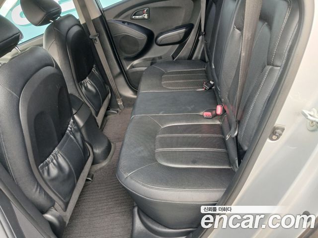 Hyundai Tucson ix Diesel 2WD X20 Luxury 2012 — фото 8