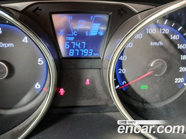 Hyundai Tucson ix Diesel 2WD X20 Luxury 2012 — фото 10