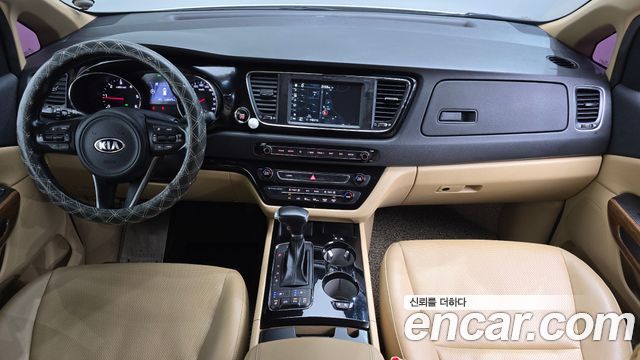 Kia Carnival 9-seater Hi-Limousine Prestige 2018 — фото 7