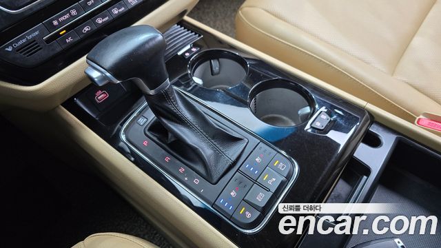 Kia Carnival 9-seater Hi-Limousine Prestige 2018 — фото 9