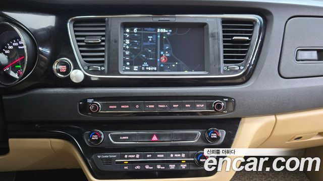 Kia Carnival 9-seater Hi-Limousine Prestige 2018 — фото 14