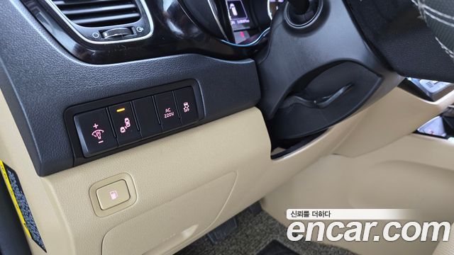 Kia Carnival 9-seater Hi-Limousine Prestige 2018 — фото 19