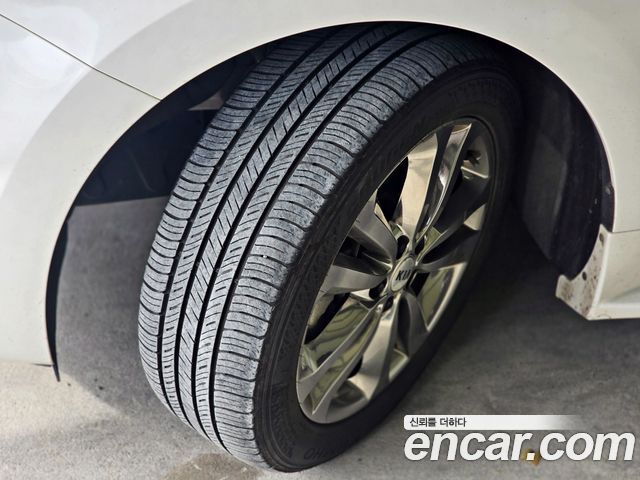 Kia Carnival 9-seater Prestige 2018 — фото 5