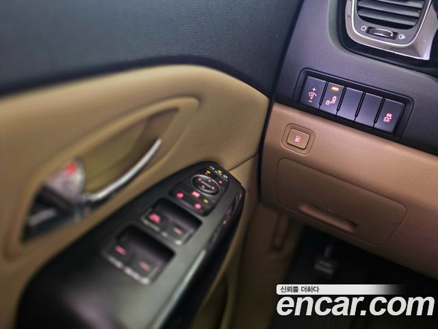 Kia Carnival 9-seater Prestige 2018 — фото 15