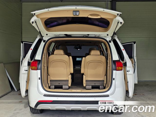 Kia Carnival 9-seater Prestige 2018 — фото 17
