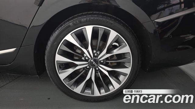 Kia K8 2.5 Gasoline 2WD Noblesse 2023 — фото 21
