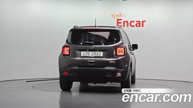 Jeep Renegade 2.4 Longitude High 2018 — фото 4