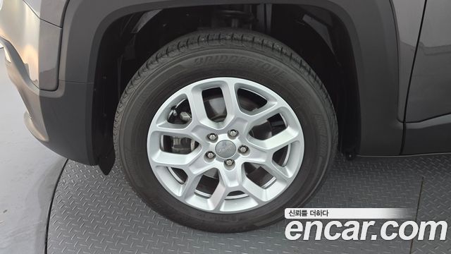 Jeep Renegade 2.4 Longitude High 2018 — фото 5