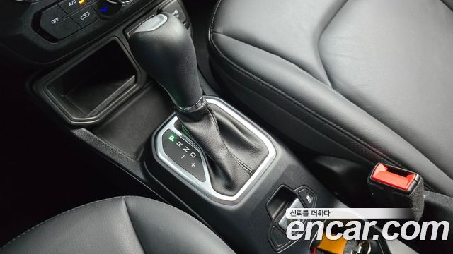 Jeep Renegade 2.4 Longitude High 2018 — фото 9