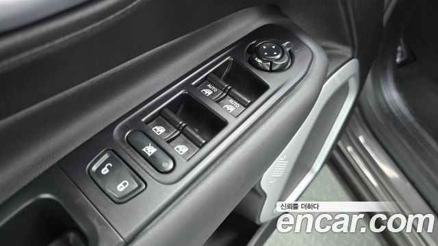 Jeep Renegade 2.4 Longitude High 2018 — фото 19