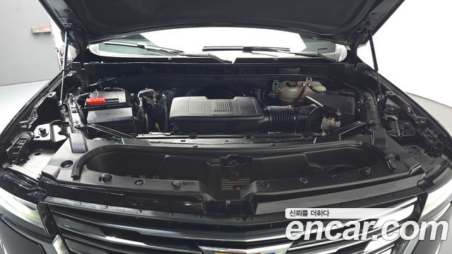 Cadillac Escalade (V) 6.2 ESV ESV Premium Luxury Platinum 2023 — фото 6