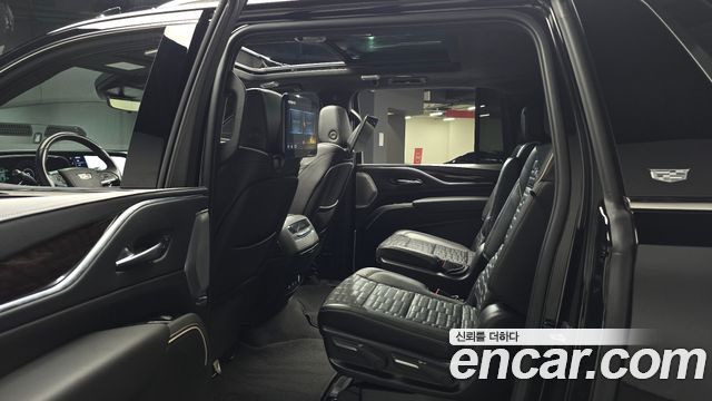 Cadillac Escalade (V) 6.2 ESV ESV Premium Luxury Platinum 2023 — фото 11
