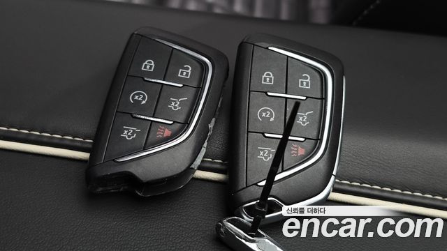 Cadillac Escalade (V) 6.2 ESV ESV Premium Luxury Platinum 2023 — фото 16