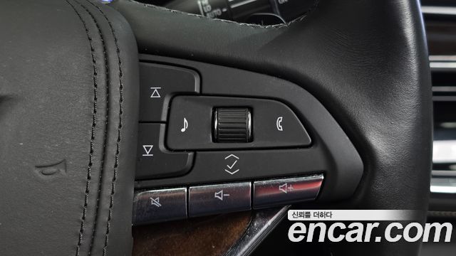 Cadillac Escalade (V) 6.2 ESV ESV Premium Luxury Platinum 2023 — фото 18