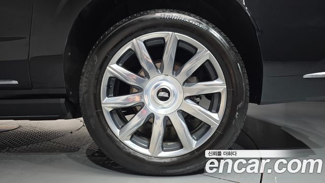 Cadillac Escalade (V) 6.2 ESV ESV Premium Luxury Platinum 2023 — фото 21