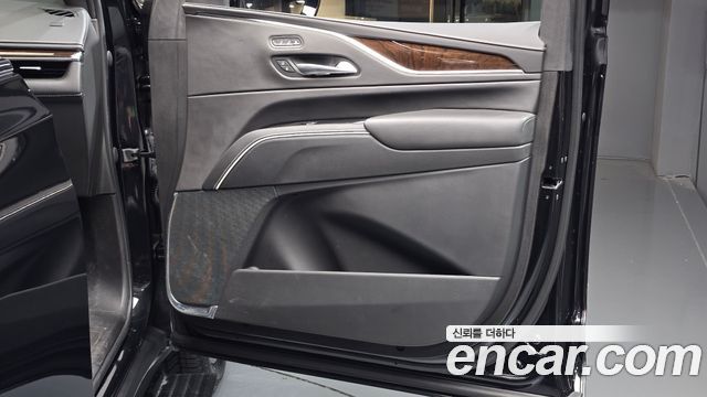 Cadillac Escalade (V) 6.2 ESV ESV Premium Luxury Platinum 2023 — фото 25